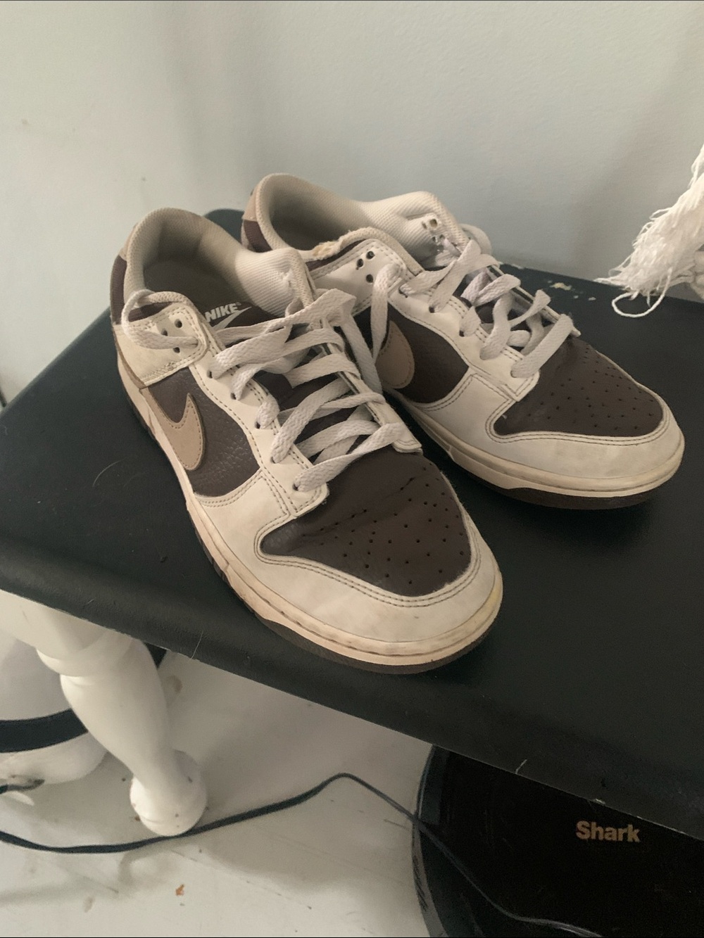 Nike Men’s Low-Top Sneakers in Brown and Cream